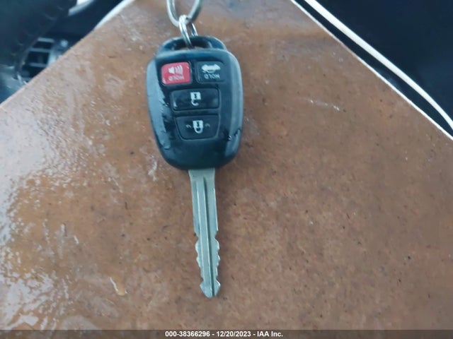 2013 TOYOTA CAMRY SE VIN: 4T1BF1FK8DU675966