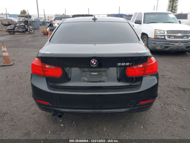 WBA3C1C54FK122002 BMW 3 Series 328i
