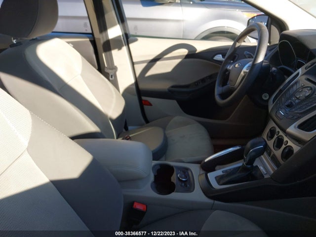 Ford FOCUS SE 2014 1FADP3K24EL151979 Image 5