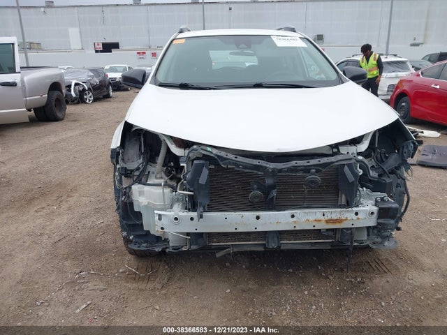 Toyota RAV4 LE 2017 2T3BFREVXHW622127 Image 6