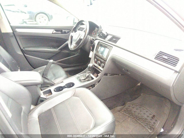 2013 VOLKSWAGEN PASSAT 2.5L SE VIN: 1VWBP7A38DC035327