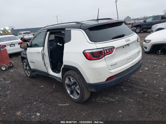 3C4NJDCB3JT354218 Jeep Compass Limited 4x4