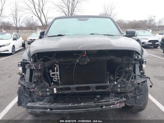 2018 RAM 1500 EXPRESS QUAD CAB 4X4 6'4 BOX VIN: 1C6RR7FTXJS302397