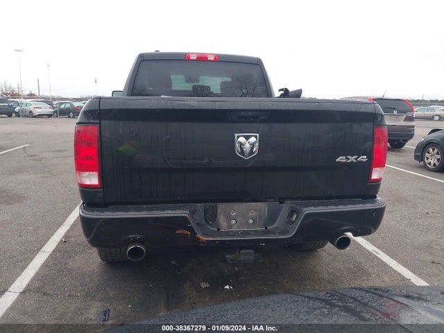 2018 RAM 1500 EXPRESS QUAD CAB 4X4 6'4 BOX VIN: 1C6RR7FTXJS302397