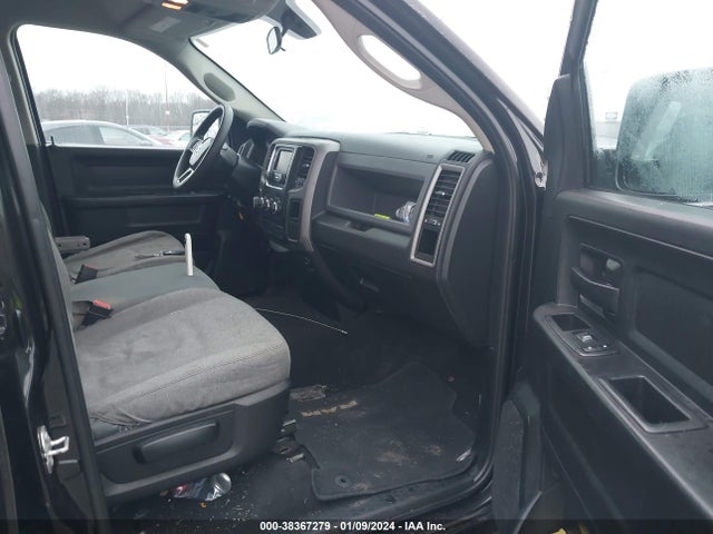 2018 RAM 1500 EXPRESS QUAD CAB 4X4 6'4 BOX VIN: 1C6RR7FTXJS302397