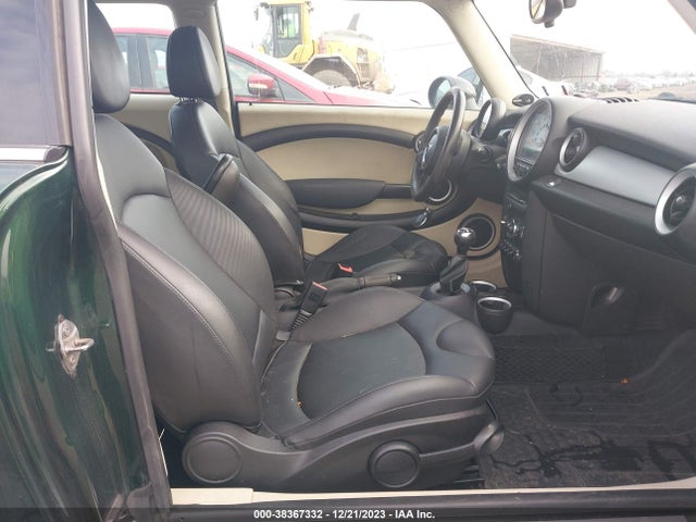 2012 MINI COOPER CLUBMAN WMWZF3C57CT268140 Photo 4