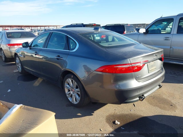 2016 JAGUAR XF SAJBD4BV8GCY09902 Photo 2
