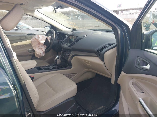 2019 FORD ESCAPE SE VIN: 1FMCU9GD5KUC43695