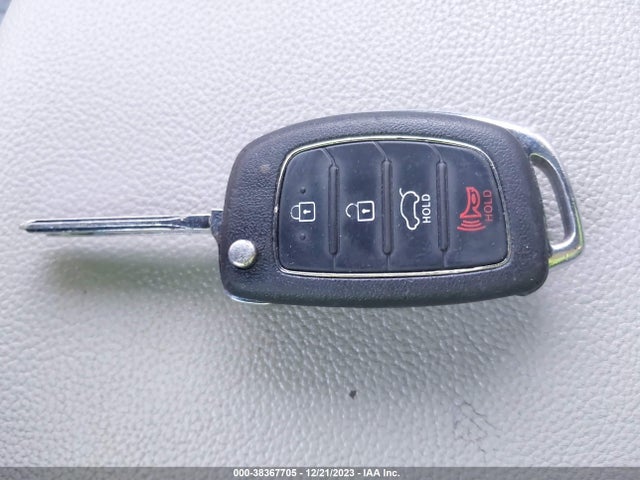 2015 HYUNDAI SONATA SE VIN: 5NPE24AF5FH158923