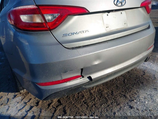 2015 HYUNDAI SONATA SE VIN: 5NPE24AF5FH158923