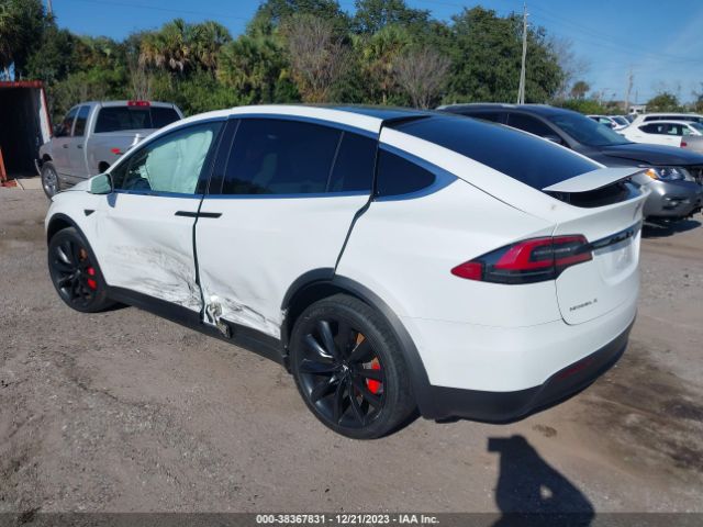 2018 TESLA MODEL X 5YJXCBE22JF111289 Photo 2