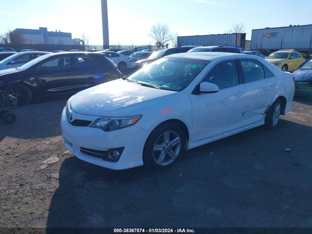 2014 TOYOTA CAMRY SE VIN: 4T1BF1FK1EU367488