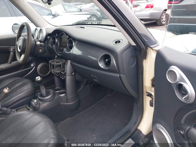 2005 MINI COOPER S WMWRE33455TD92214 Photo 4