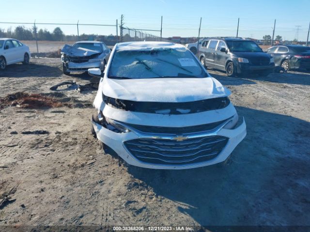 1G1ZD5ST2NF209785 Chevrolet Malibu Fwd Lt