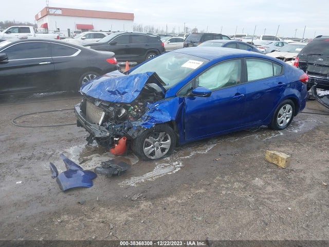 KIA FORTE LX 2017 3KPFK4A76HE109413 Image 2