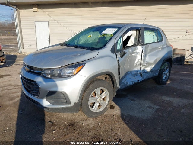 Chevrolet TRAX LS 2017 KL7CJNSB3HB237813 Image 2
