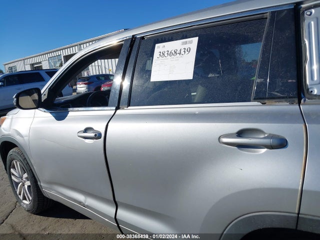 Toyota Highlander Le V6 2015 5TDZKRFH6FS064553 Image 14
