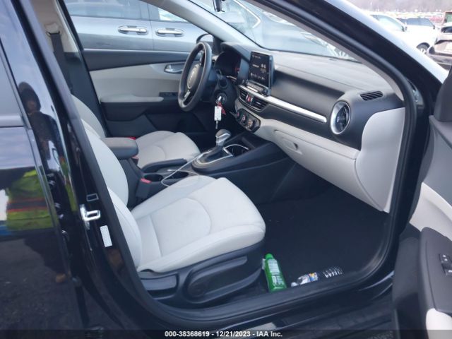3KPF24AD5PE636637 KIA Forte Lxs