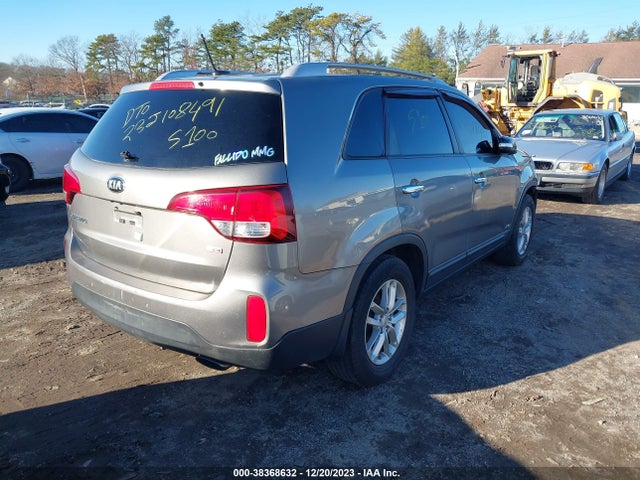 2015 KIA SORENTO LX VIN: 5XYKTDA60FG560338