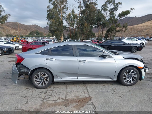 Honda CIVIC EX 2018 2HGFC2F72JH596728 Image 14
