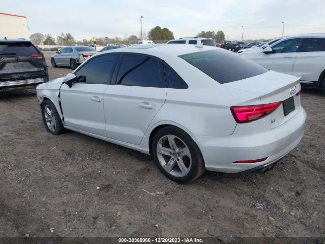 2018 AUDI A3 WAUAUGFF1J1071021 Photo 2