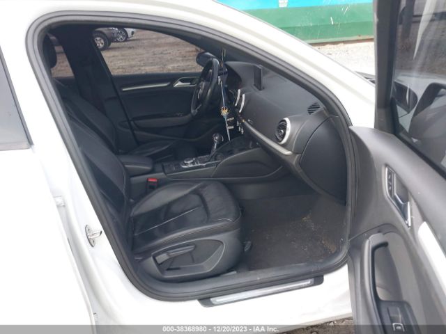 2018 AUDI A3 WAUAUGFF1J1071021 Photo 4