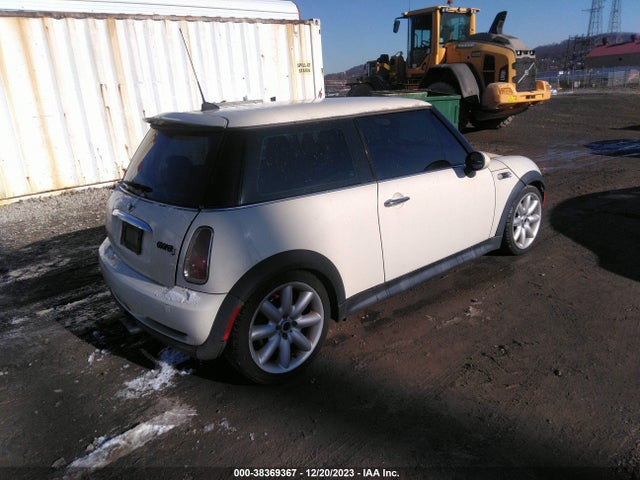 2006 MINI COOPER S WMWRE33506TL19596 Photo 3