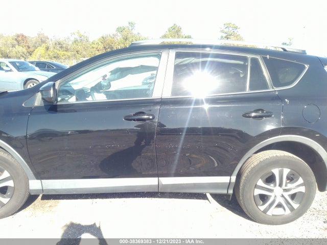 Toyota RAV4 LE 2018 2T3ZFREV5JW503633 Image 14