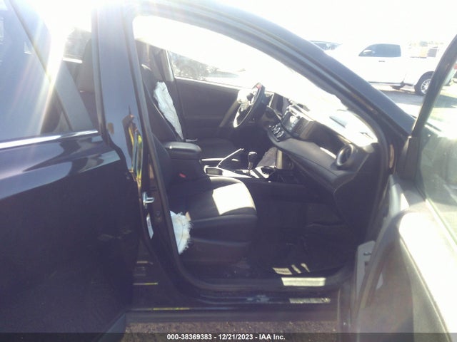 Toyota RAV4 LE 2018 2T3ZFREV5JW503633 Image 5