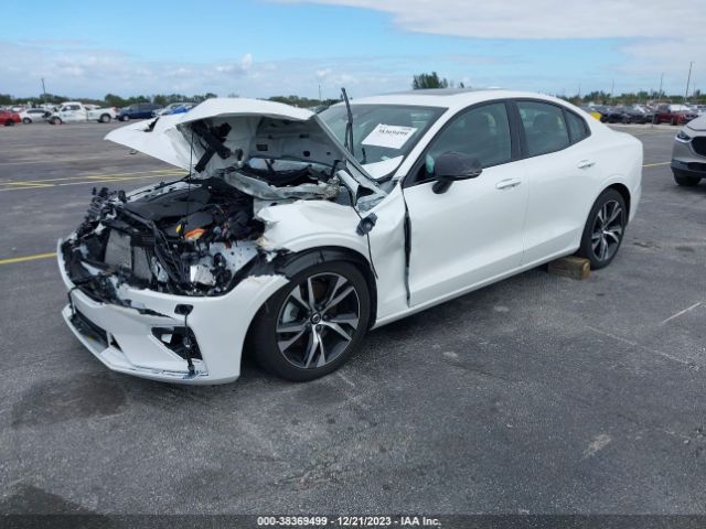 7JRL12FK5RG298209 Volvo S60 B5 Core Dark Theme