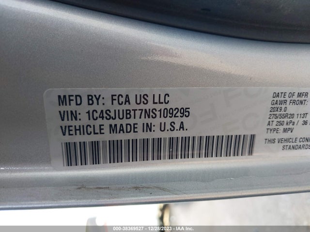 1C4SJUBT7NS109295 Jeep Wagoneer Series Ii 4x2