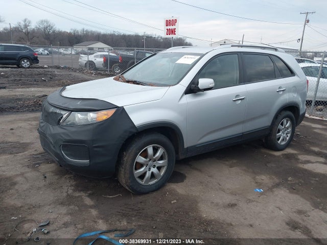 2013 KIA SORENTO LX V6 VIN: 5XYKT4A20DG403323