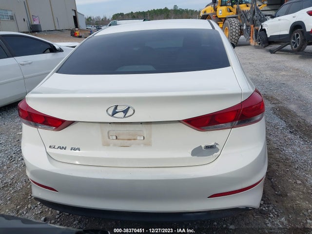 Hyundai ELANTRA SE 2018 5NPD74LFXJH293561 Image 16