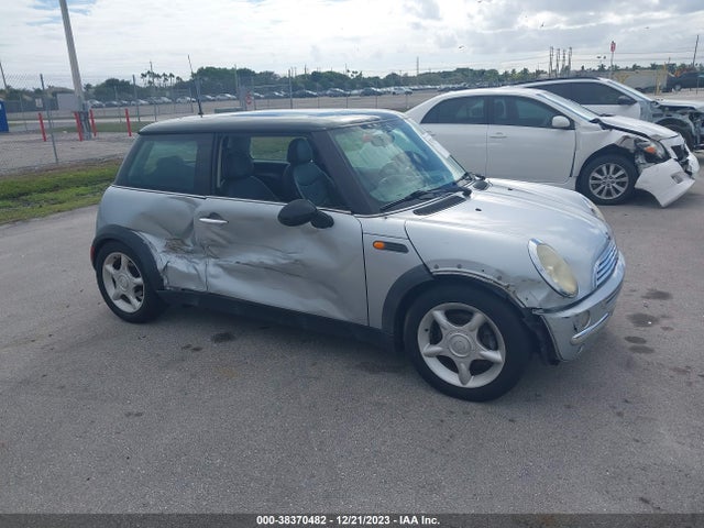 2003 MINI COOPER HARDTOP WMWRC334X3TE17417 Photo 0