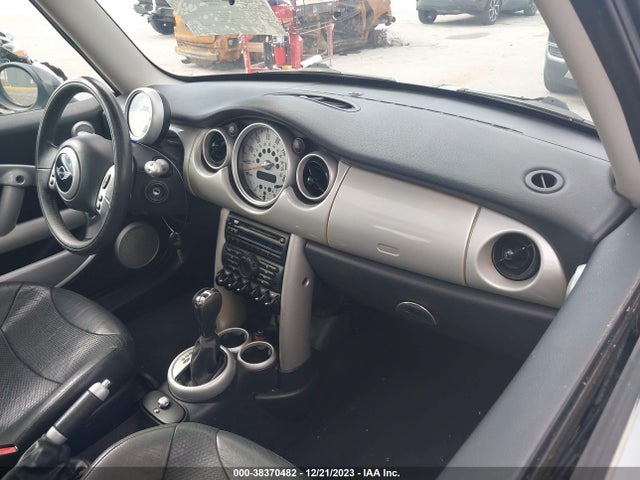 2003 MINI COOPER HARDTOP WMWRC334X3TE17417 Photo 4