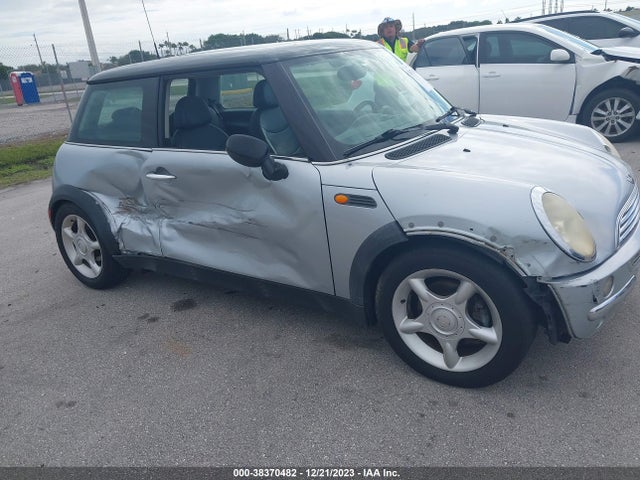 2003 MINI COOPER HARDTOP WMWRC334X3TE17417 Photo 5