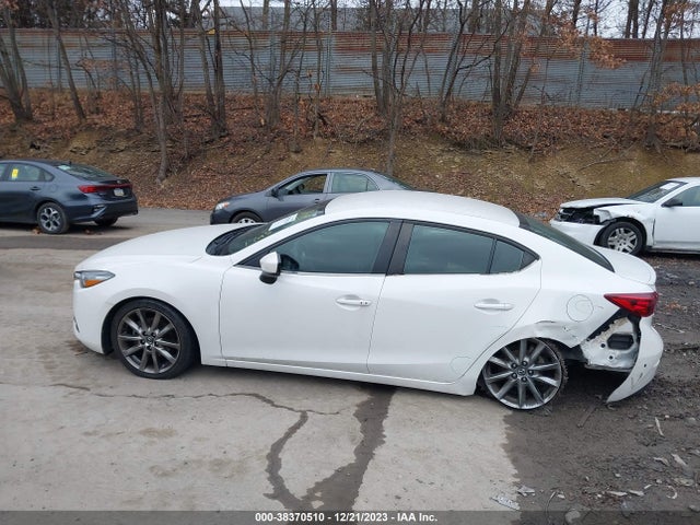 2018 MAZDA MAZDA3 TOURING VIN: 3MZBN1V35JM251725