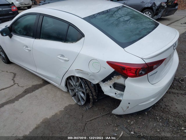 2018 MAZDA MAZDA3 TOURING VIN: 3MZBN1V35JM251725
