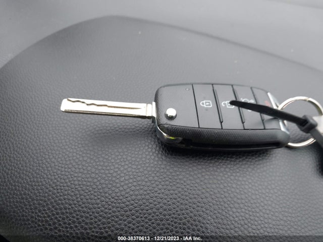KIA SOUL + 2016 KNDJP3A51G7386988 Image 11