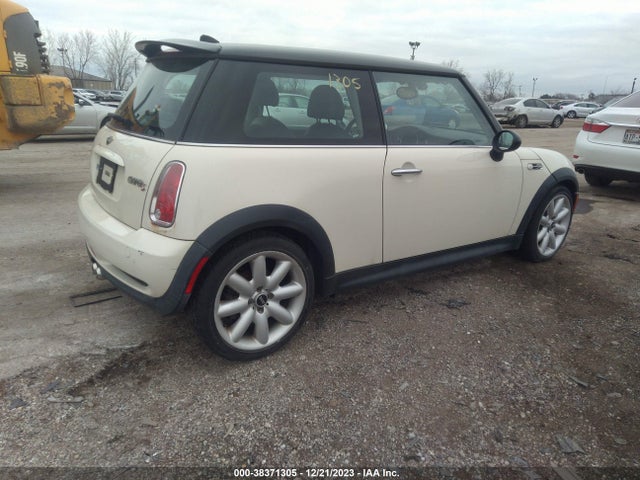 2006 MINI COOPER S WMWRE33526TJ34336 Photo 3