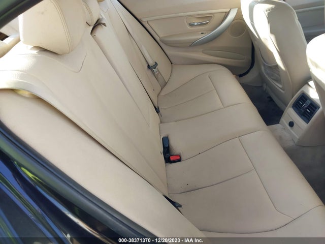 BMW 320i Xdrive 2014 WBA3C3G50ENR25067 Image 8