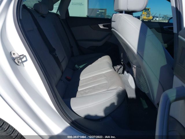 WAUGMAF4XKA057786 Audi A4 40 Premium/40 Titanium Premium