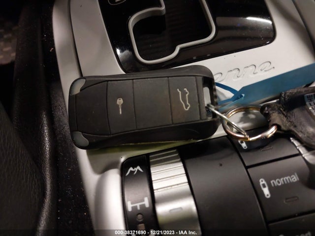 2004 PORSCHE CAYENNE WP1AB29P84LA73579 Photo 10