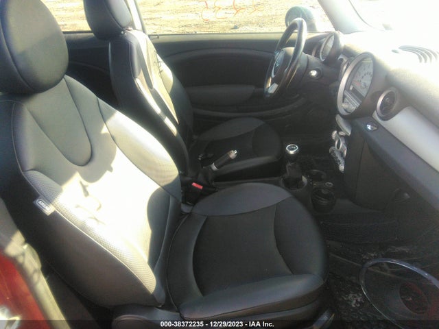 2009 MINI COOPER WMWMF33519TU71978 Photo 4