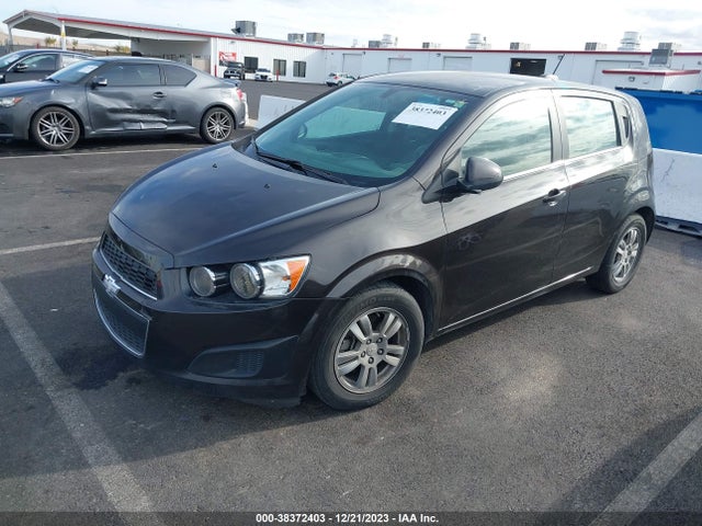 Chevrolet Sonic Lt Auto 2015 1G1JC6SH2F4123410 Image 2