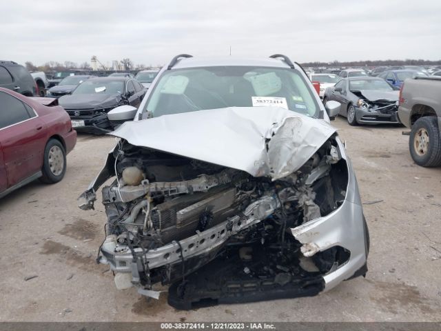 1FMCU0GD3JUB72247 Ford ESCAPE SE