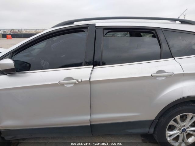 1FMCU0GD3JUB72247 Ford ESCAPE SE