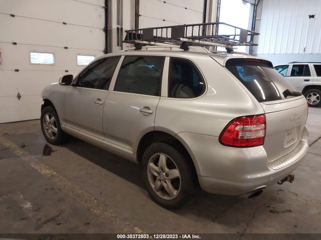 2005 PORSCHE CAYENNE WP1AB29P15LA62361 Photo 2