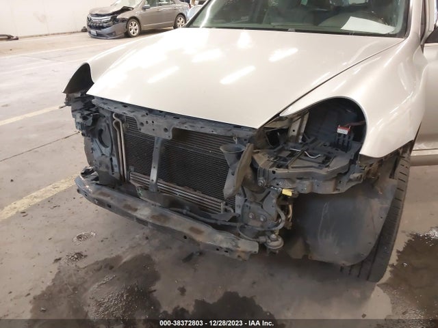 2005 PORSCHE CAYENNE WP1AB29P15LA62361 Photo 5