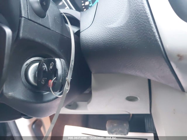 2013 FORD FOCUS SE VIN: 1FADP3K23DL156637